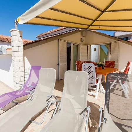Zana Guest house Okrug Gornji