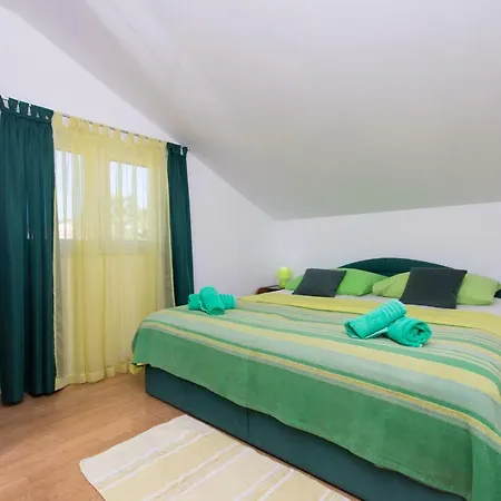 Zana Guest house