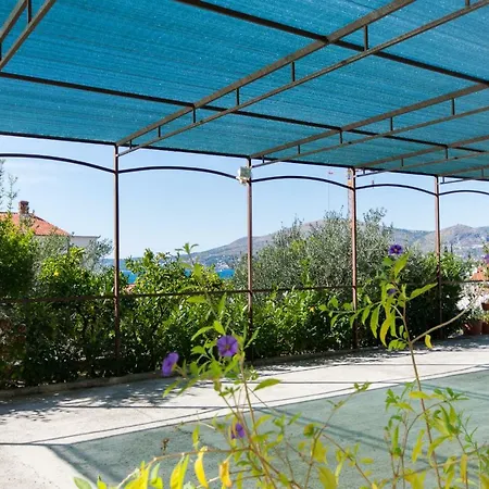 Zana Guest house 3*