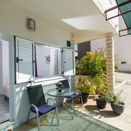 Zana Guest house Okrug Gornji